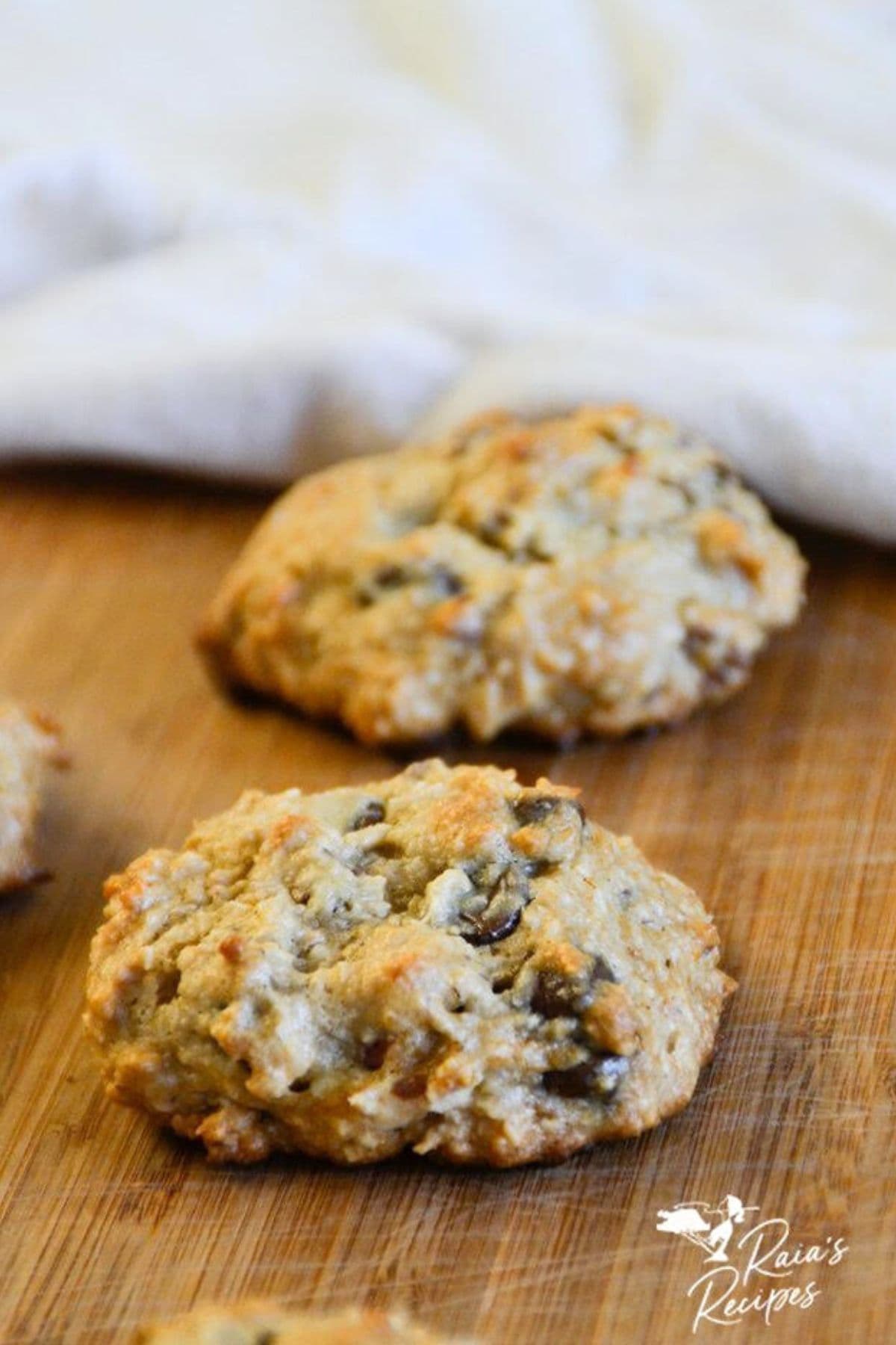paleo almond butter cookies.