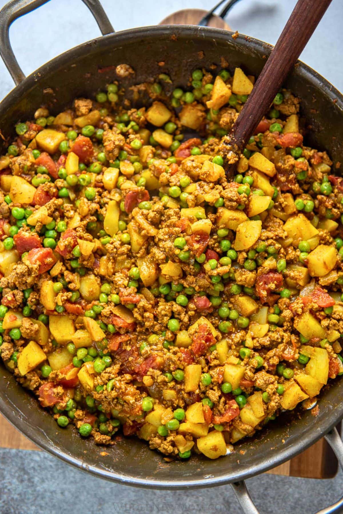 pakistani keema curry in pan.